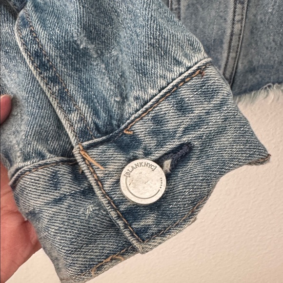 BLANK NYC Denim Jean Jacket Distressed Size Medium Frayed Hem Boho Trucker Blue - Picture 4 of 9